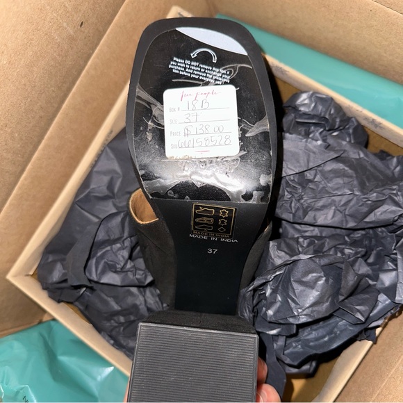 NWT Free People Love is everywhere black suede Platform Sandals size US 7 - Picture 4 of 6